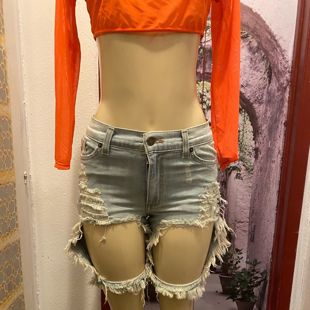 Fashion nova distressed Bermuda shorts size M - Picture 5 of 16